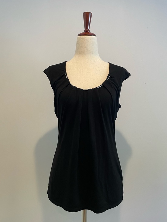 White House Black Market Tops - White House Black Market Black Sleeveless Pleated Top EUC - size Small